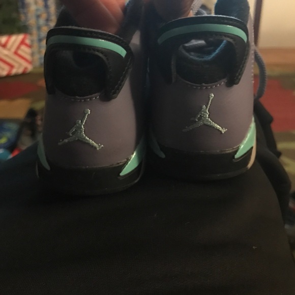 Jordan 6 - Picture 2 of 3
