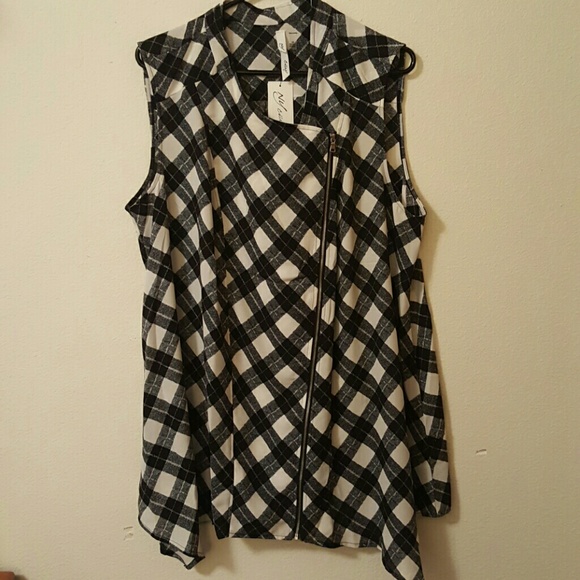 Cute plaid lightweight vest/tank. Size 2X
