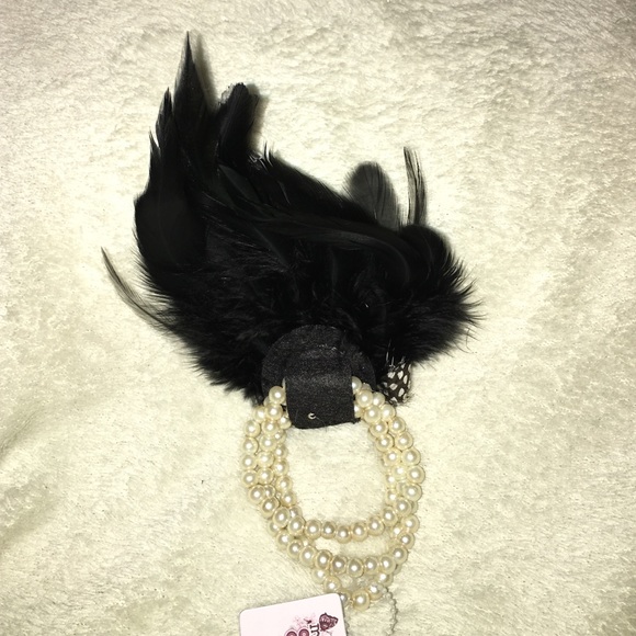 Gorgeous Pearl & Feather Masquerade Bracelet! SALE - Picture 3 of 4