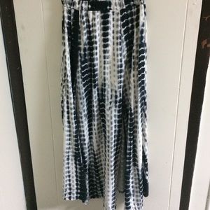 Blue/White Maxi