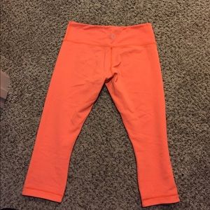 Reversible Lululemon Wunder under crops