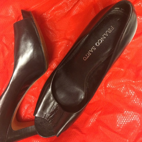Black open ties shoes,.great condition.