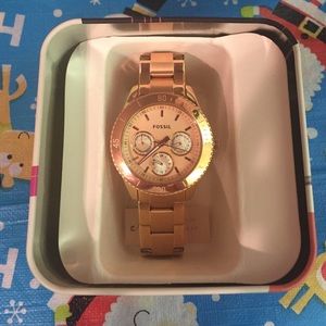 Rose gold fossil woman's watch