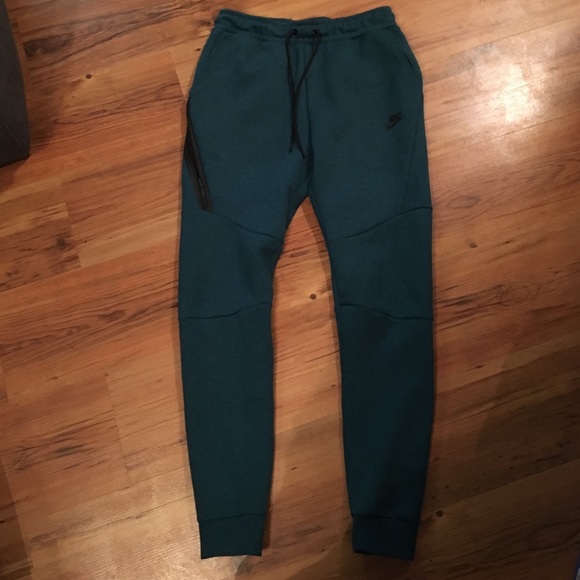 SOLD NWT Men's Nike Joggers Small - Picture 2 of 4