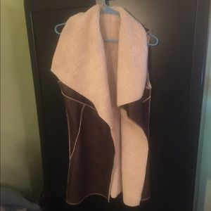 Leather & fur vest!!