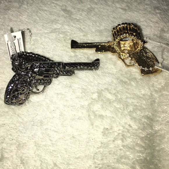 Sassy Gun Ring with Bling! HEMATITE ONLY - Picture 3 of 4