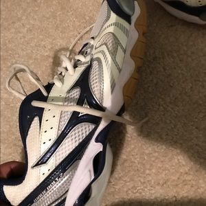 Mizuno shoes brand new with out tags never worn