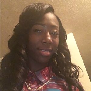 Meet your Posher, Latesha