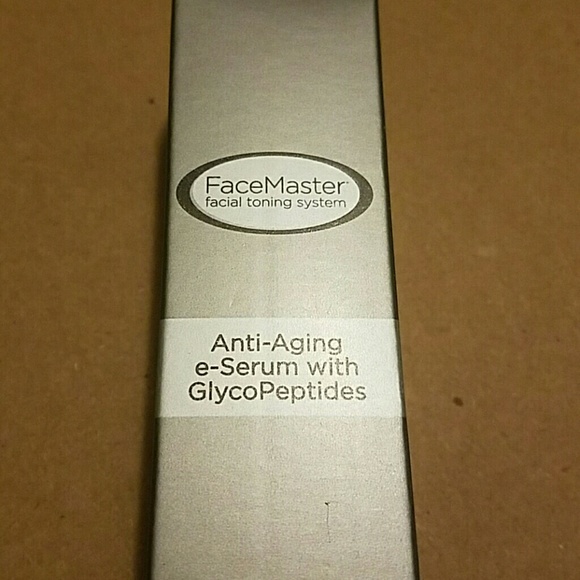 Face master anti-aging e-serum with glycopeptides