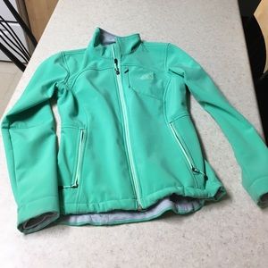The North Face like green full zip soft shelll