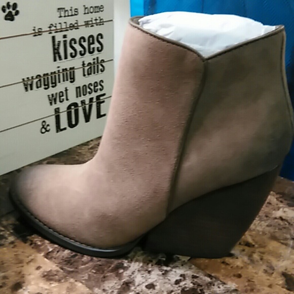 Booties Final Markdown - Picture 4 of 4