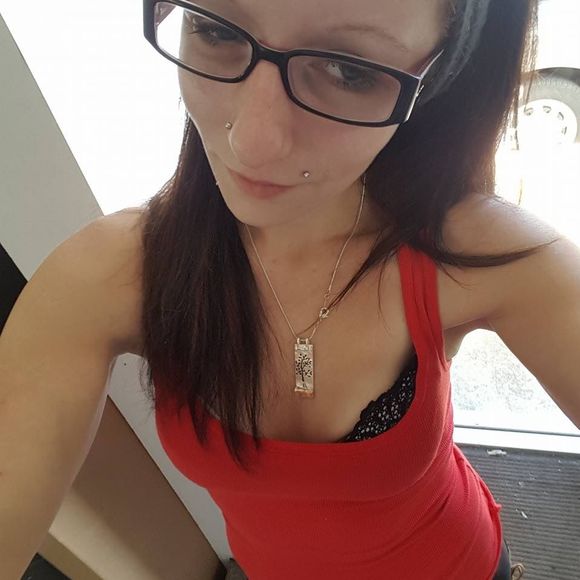 Meet your Posher, Jessica - Picture 1 of 1