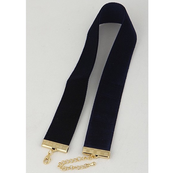 ❕Thick Black Velvet Choker - Picture 2 of 3