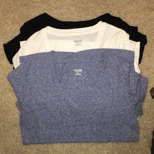 Set of 4 Mossimo V-Neck T-shirts - sz Med