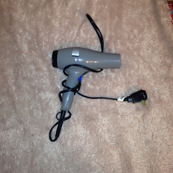 Blow dryer