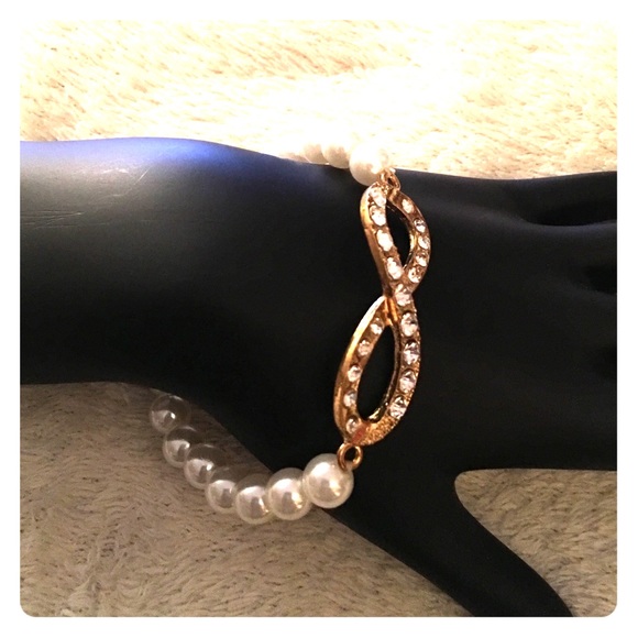 Gorgeous Infinity Bracelet!
