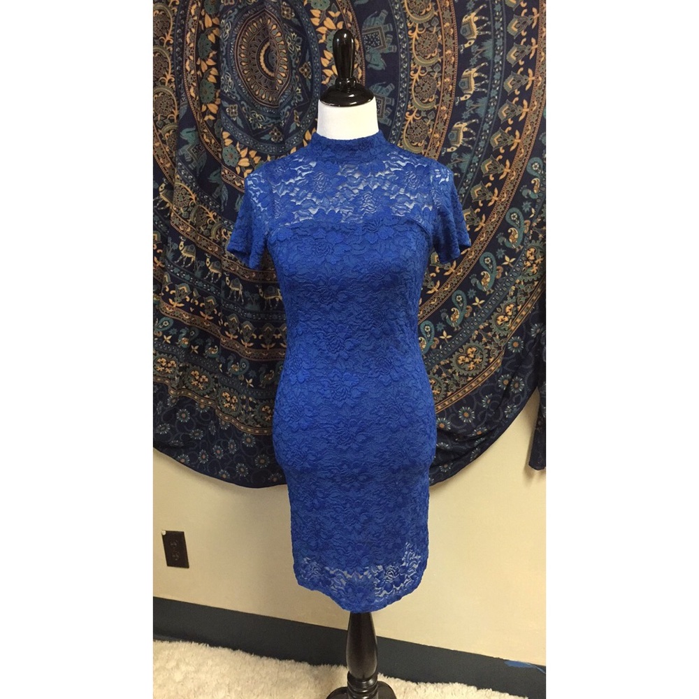 Super cute blue Forever 21 lace dress!
