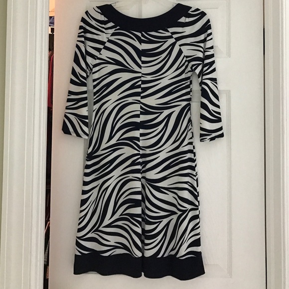 Ladies Dress - Picture 3 of 3