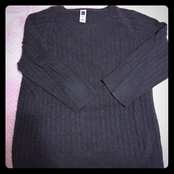 Dark gray Gap knit sweater with 3/4 length sleeves