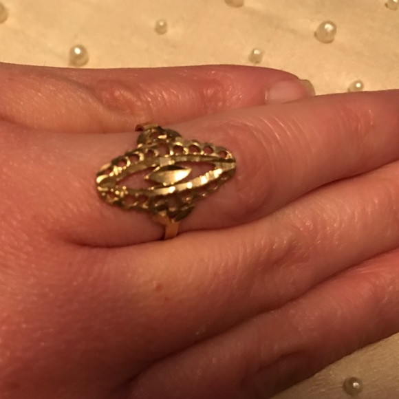 Ring 💍 10k Yellow Gold