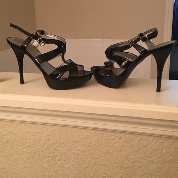 Guess shiny black ankle strap platform heels - Picture 2 of 4