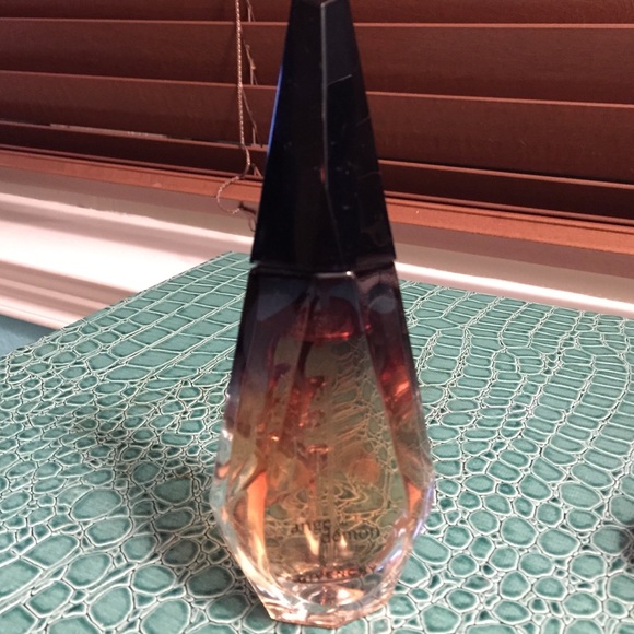 Givenchy "Ange ou demon" perfumes.