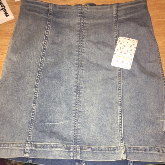 Brand new free people zips up skirt