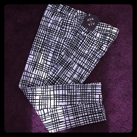Ava & Viv black & white pattern ankle trousers 22W
