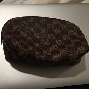 Louis Vuitton Cosmetic Pouch (N47516)