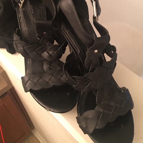 Authentic BCBG generation platform wedge withstrap - Picture 4 of 4