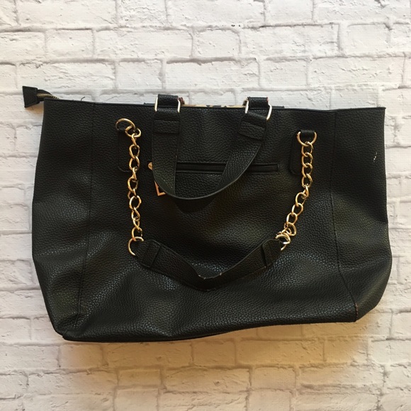 🎉HP!🎉 Classic Black Chic Tote - Picture 2 of 4