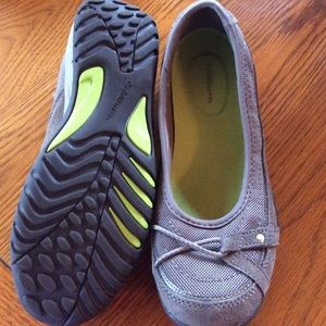 Croft and Barrow Grey Suede Flats