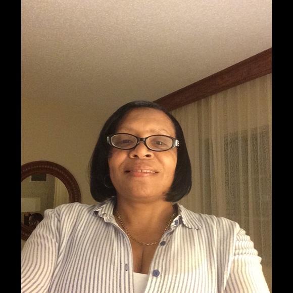 Meet your Posher, Brita - Picture 1 of 1