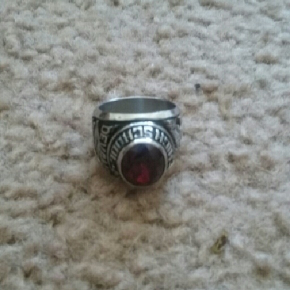 class ring - Picture 3 of 4