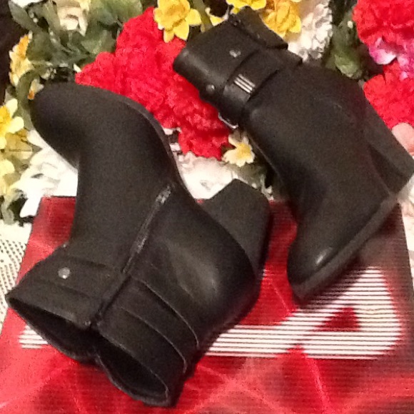 ADORABLE RAVENY -1  BOOTIE BRAND 👜NWOT - Picture 4 of 4
