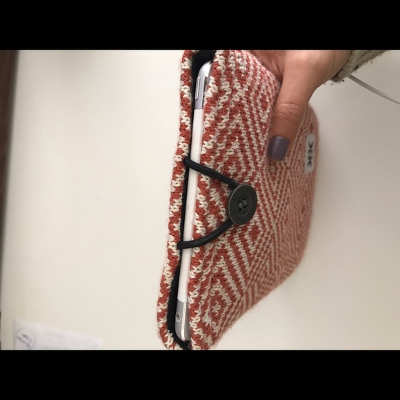 Knitted Sleeve for iPad Mini - Picture 3 of 4