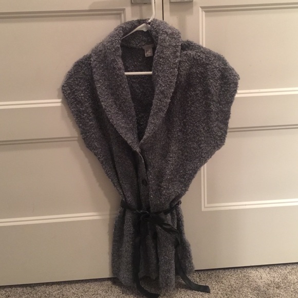 H&M cap sleeve sweater with tie