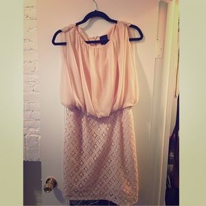 Saks Fifth Avenue BLACK   light pink dress