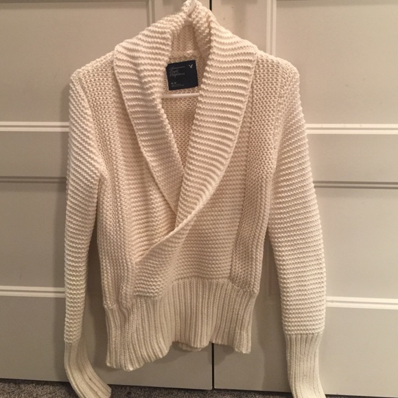 American Eagle cream sweater