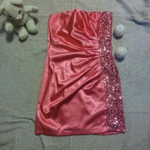 Speechless Dresses - 🚨Cute Strapless Mini Dress Speechless Dresses - 🚨Cute Strapless Mini Dress