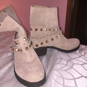BCBG tan suede boots