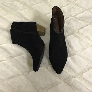 Black heeled booties
