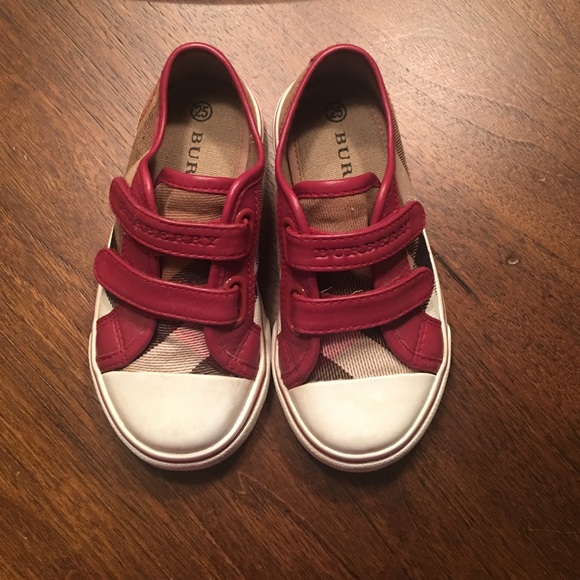 Burberry low top sneakers