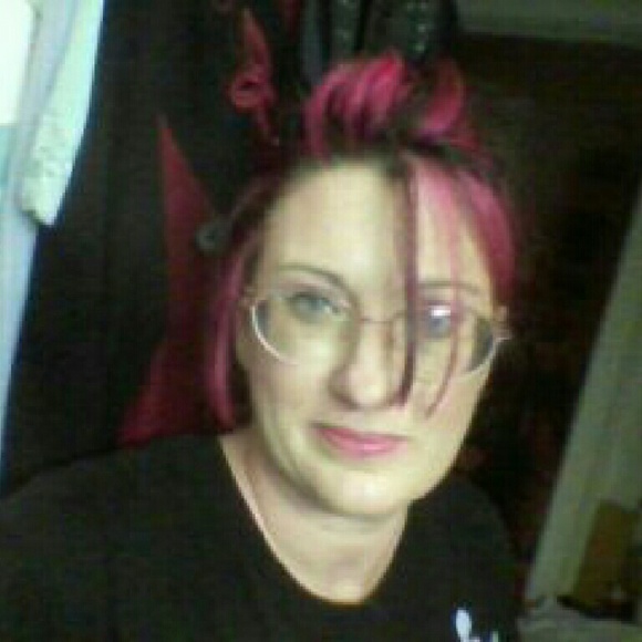 Meet your Posher, Angelia - Picture 3 of 4