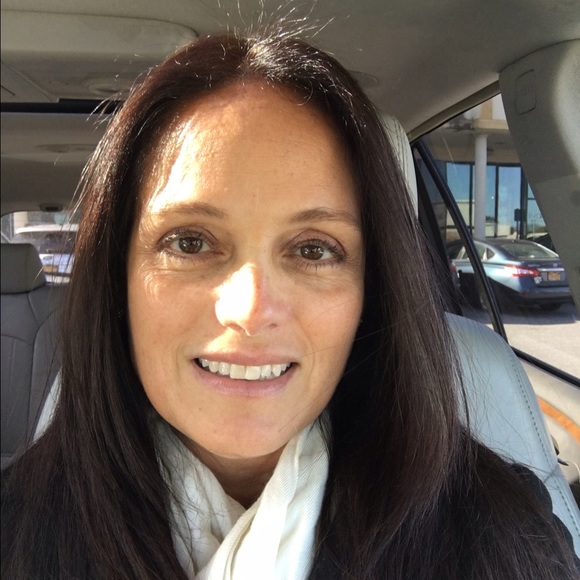 Meet your Posher, Christine - Picture 1 of 1