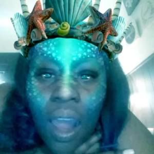 Meet your Posher, Mycella