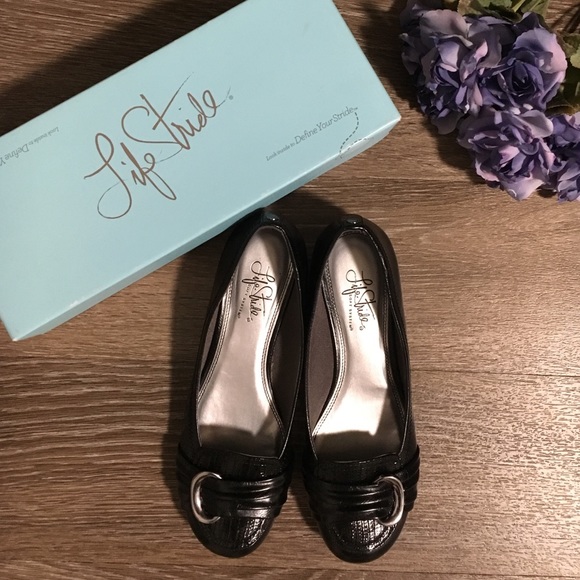 Life Stride kitten wedge flats