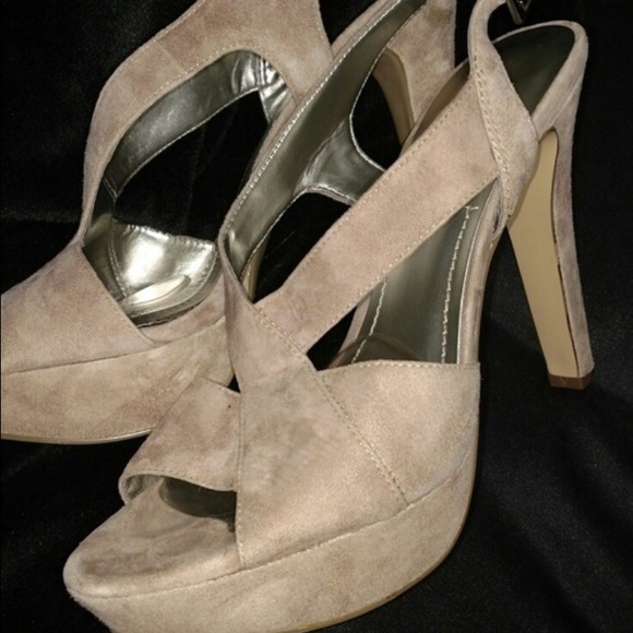 BCBG Taupe Heels
