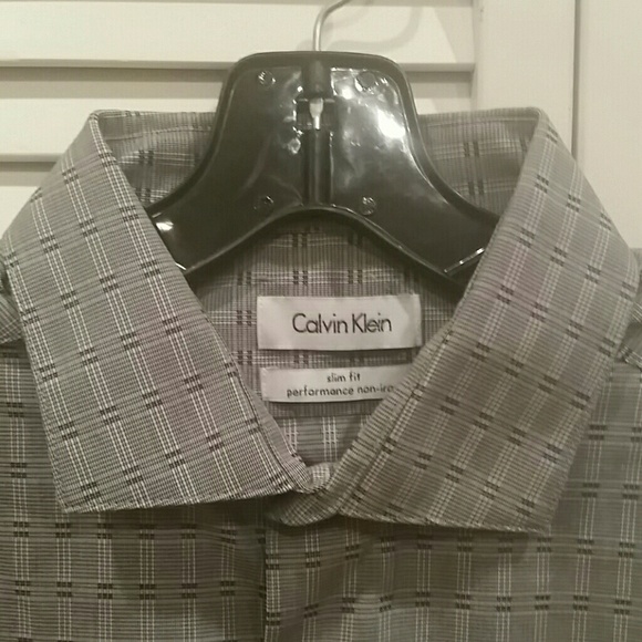 NWOT. Slim Fit Calvin Klein dress shirt - Picture 2 of 4