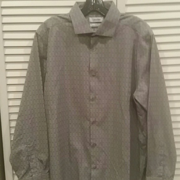 NWOT. Slim Fit Calvin Klein dress shirt - Picture 4 of 4